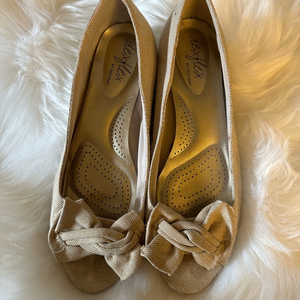 Dexflex Comfort Tan Flats with Bow Detail